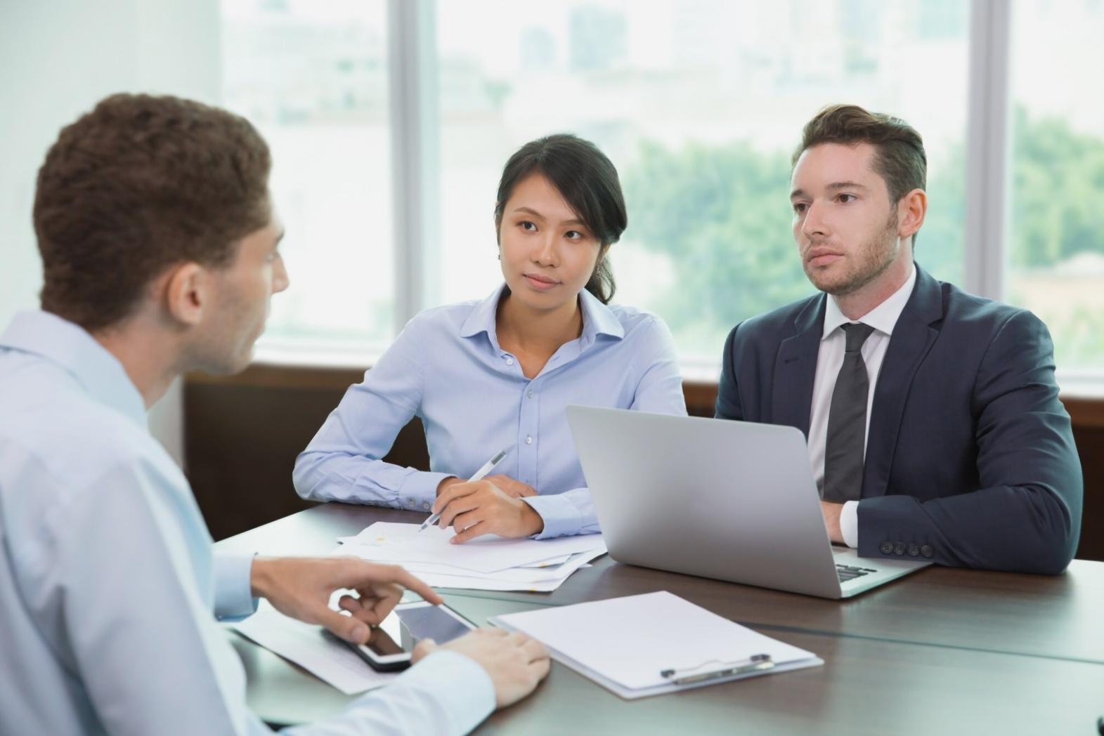 Ambiente de trabalho profissional para consultoria financeira